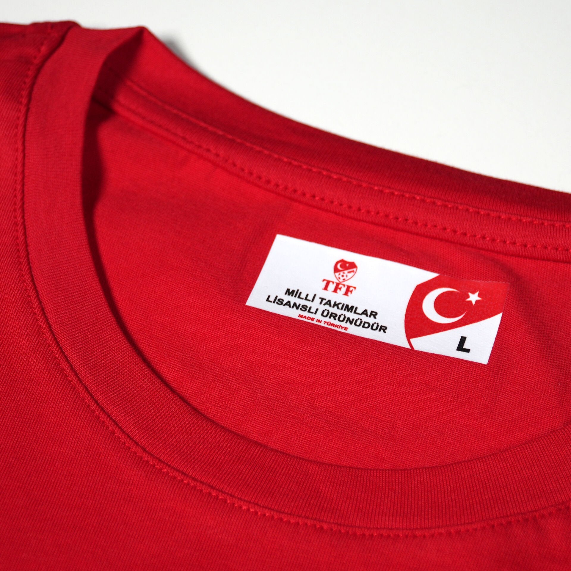 "Ayni Ruh Ayni Hava" T-Shirt Rot – Türkei