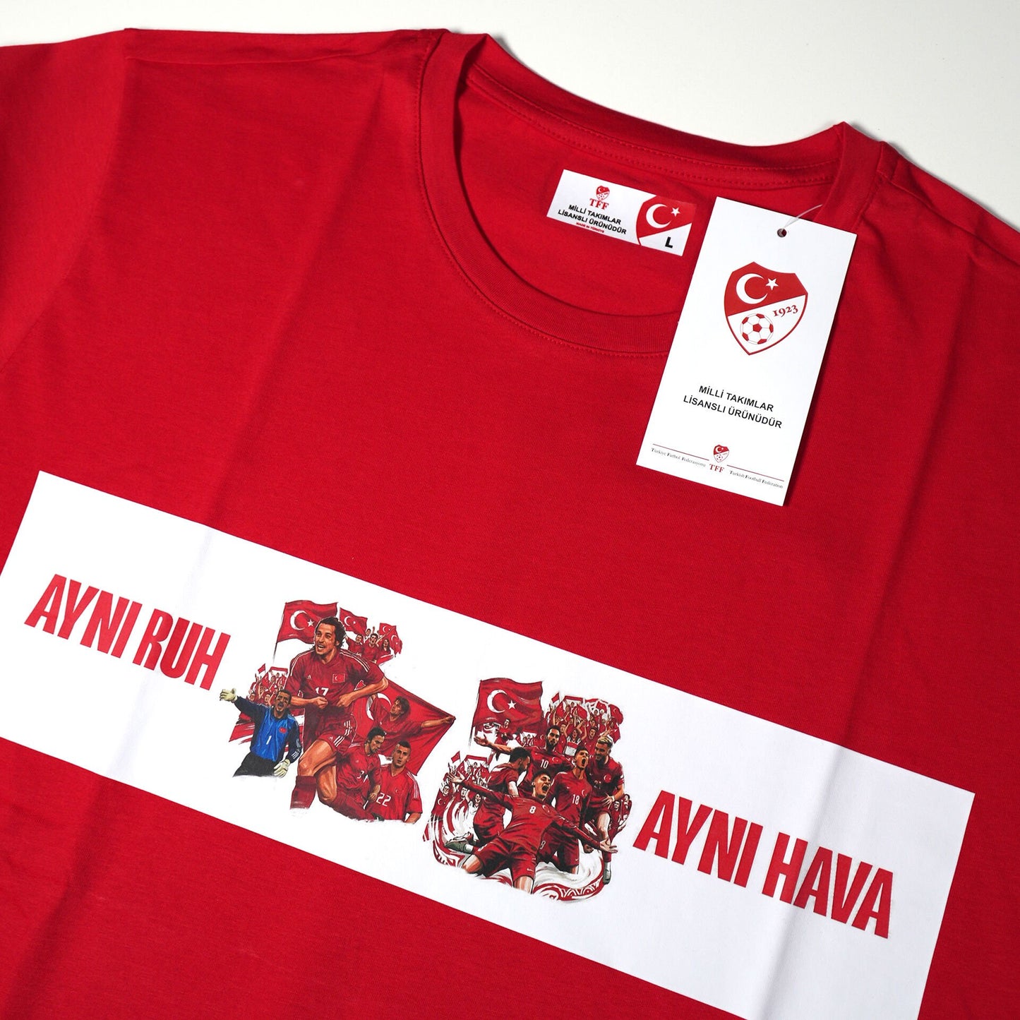 "Ayni Ruh Ayni Hava" T-Shirt Rot – Türkei